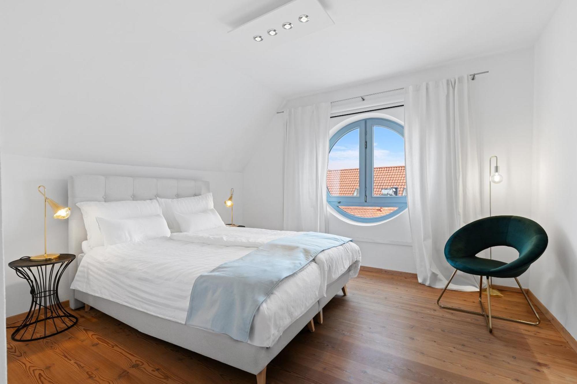 Apartment Helloflats - Luxus-penthouse - Balkon - Parking - Zentrum - Therme - Naehe Flughafen Muc Erding